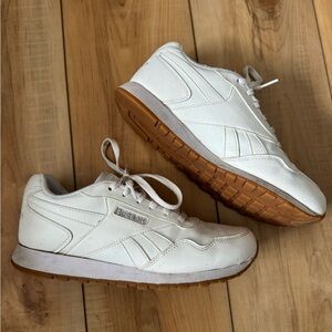 Women’s White Classic Reeboks size 9
